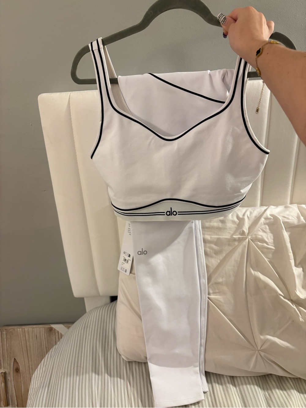 Airbrush High-Waist Heart Throb Legging and Bra SET - White/Black